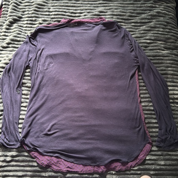 Aritzia Babaton Julien Blouse. Size Large. - Picture 2 of 6